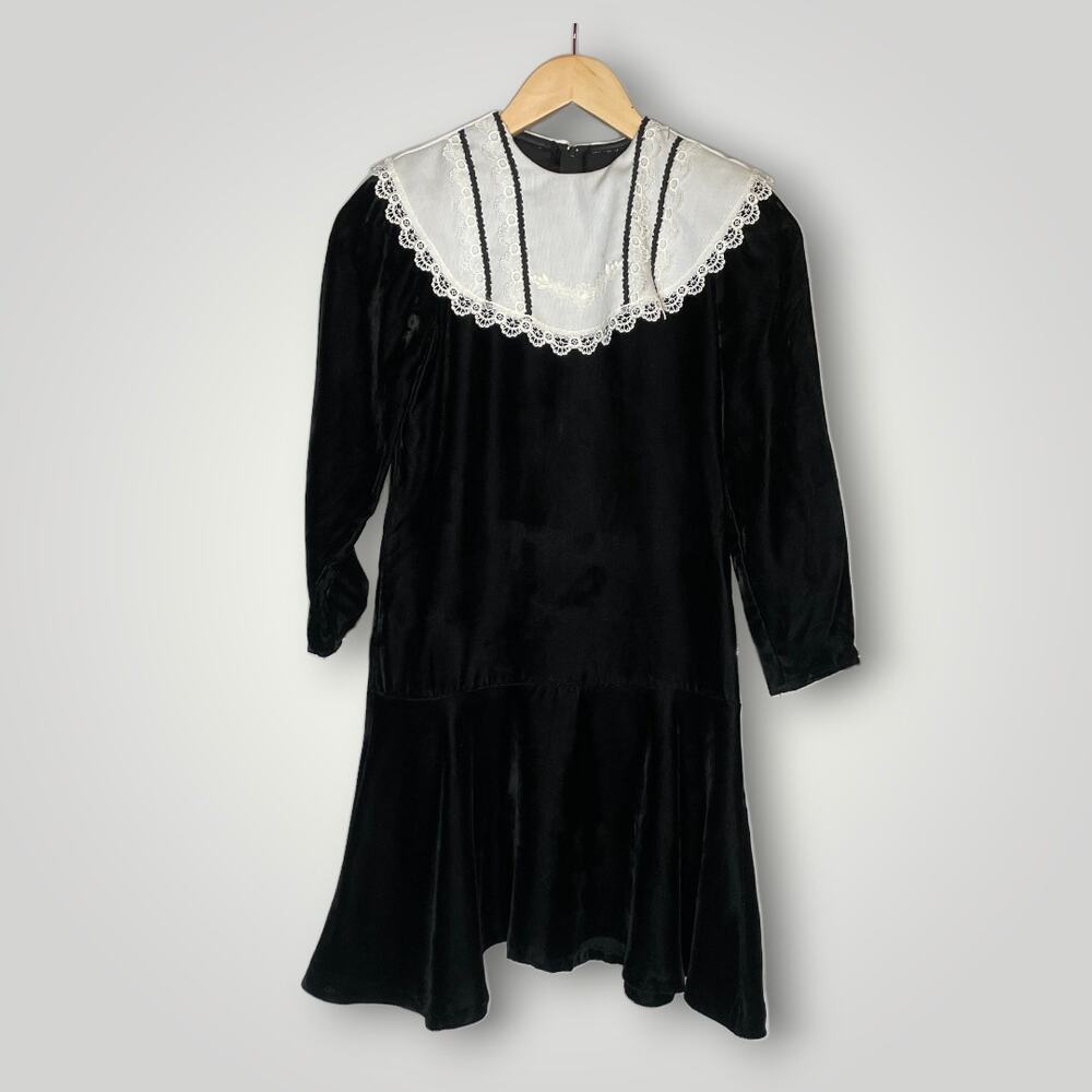 Vintage 1980s Gunne Sax by Jessica McClintock Black Velvet White Collar Girl M/L
